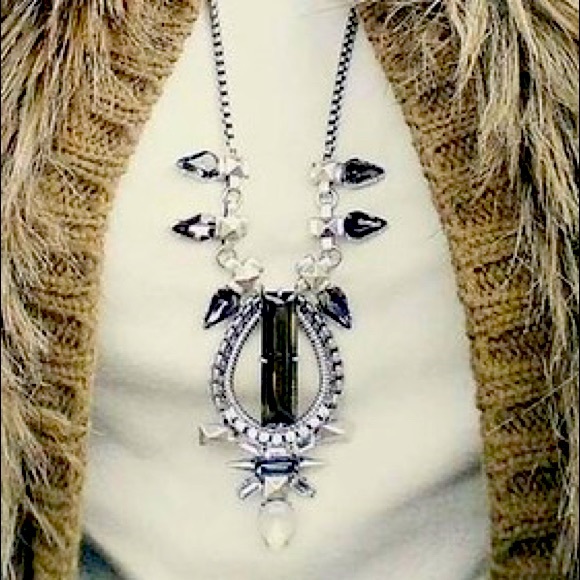 Stella & Dot Eclipse Pendant Necklace. - Picture 4 of 4